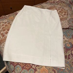 Sexy and sophisticated white pencil skirt from Express Stretch collection.